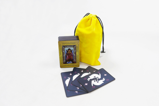 acheter Impression personnalisée de haute qualité en noir de bord Les cartes de tarot russes avec sac Imprimer la carte de tarot de la sorcière classique avec les mots clés online manufacture