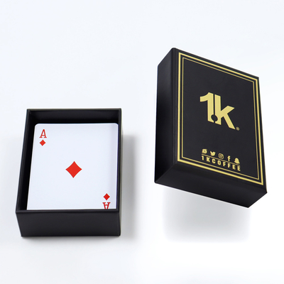 Cartes de poker imprimées sur mesure avec boîte en feuille d'or 100% étanche et logo personnalisé