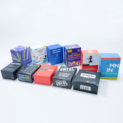 Un jeu de cartes personnalisé pour boire du vin